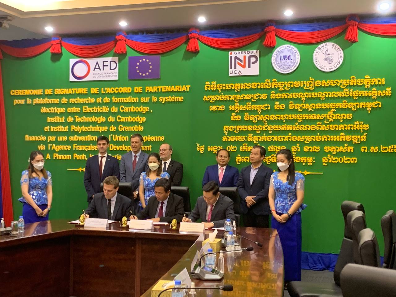 Signature memorandum d'entente avec institutions cambodgiennes